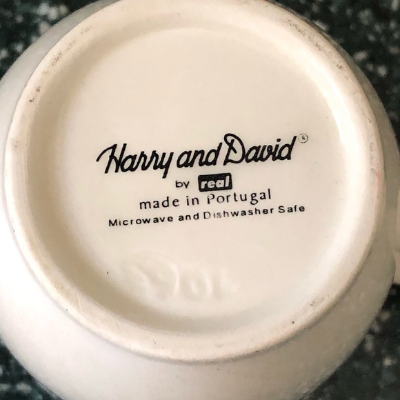 Harry & David Ruffle Trim Rustic Off White Coffee Tea Mug Made in Portugal 1063 - Picture 3 of 4